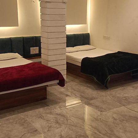 Maharaja Guest House Nashikkar Akalkot Luaran gambar