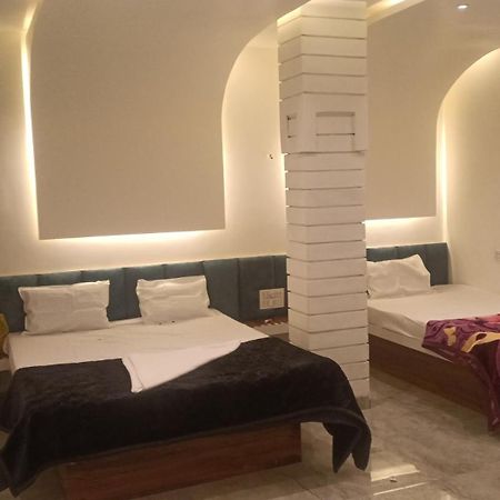Maharaja Guest House Nashikkar Akalkot Luaran gambar