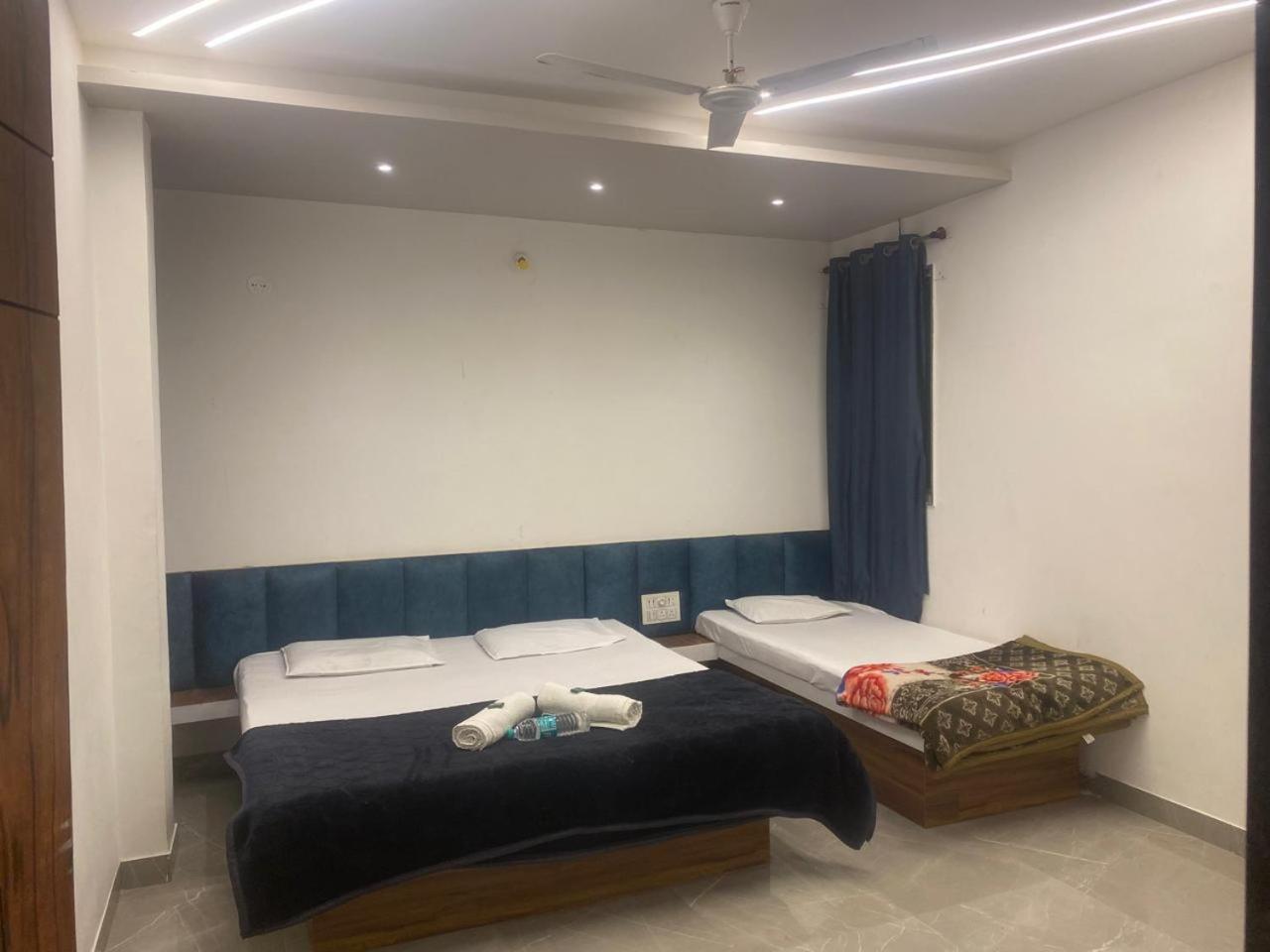 Maharaja Guest House Nashikkar Akalkot Luaran gambar